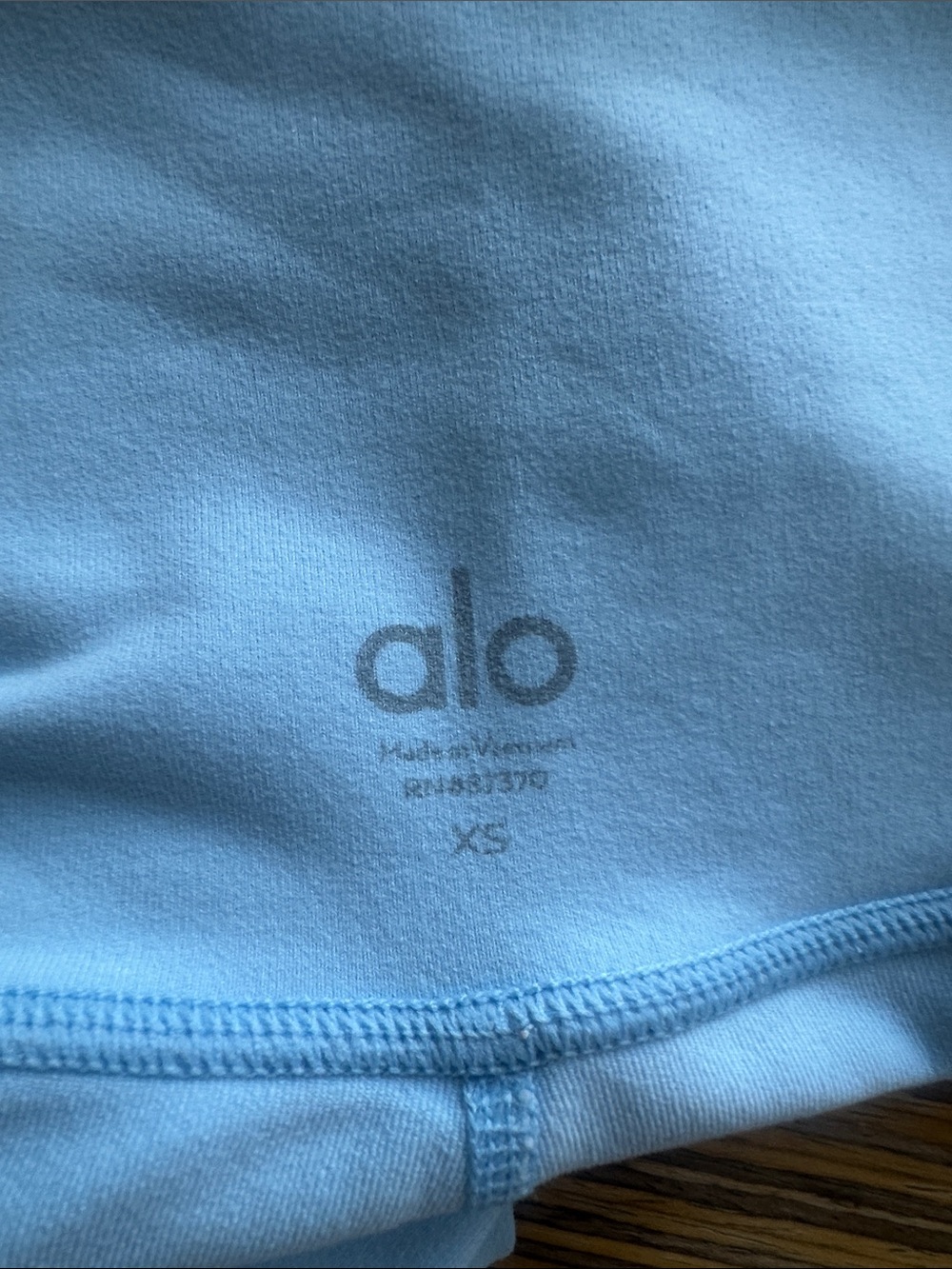 ALO Yoga Womens’s Sky Blue Leggings - Picture 2 of 3